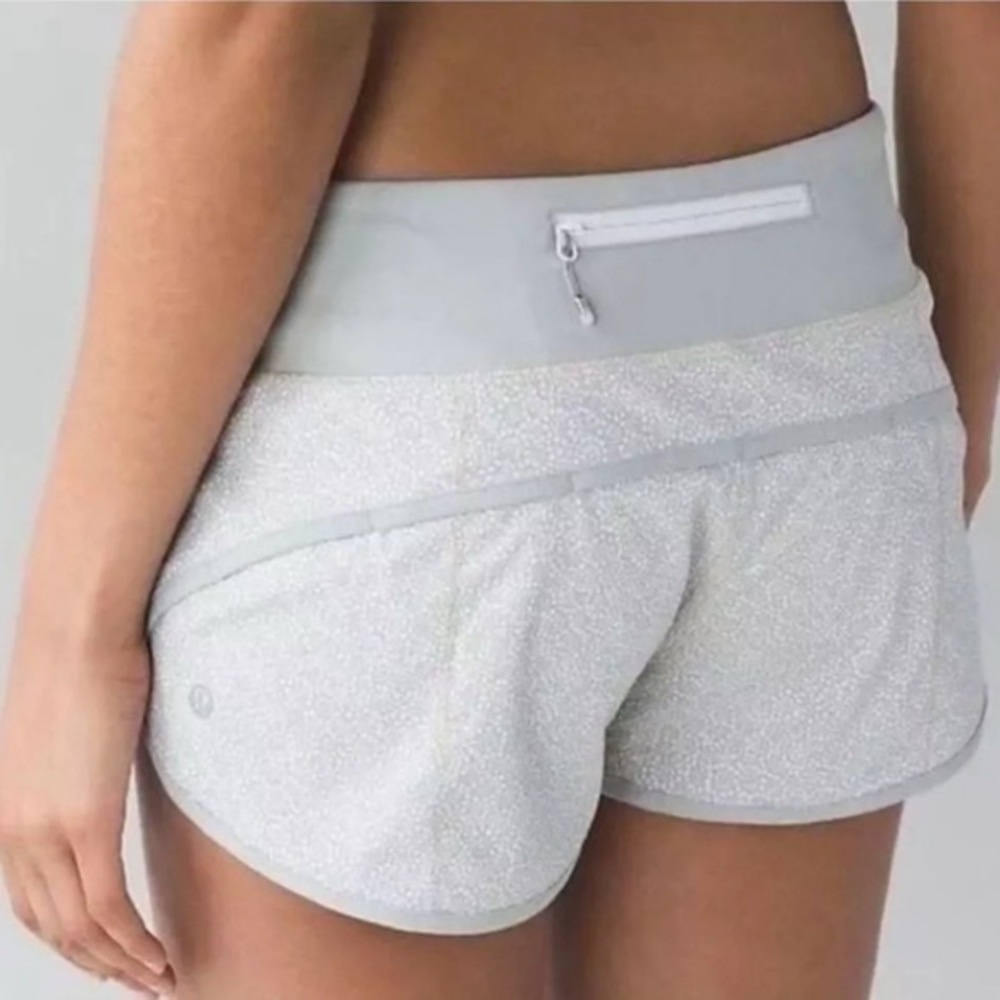 LULULEMON Speed Up Shorts, Freckle Flower (US 6)